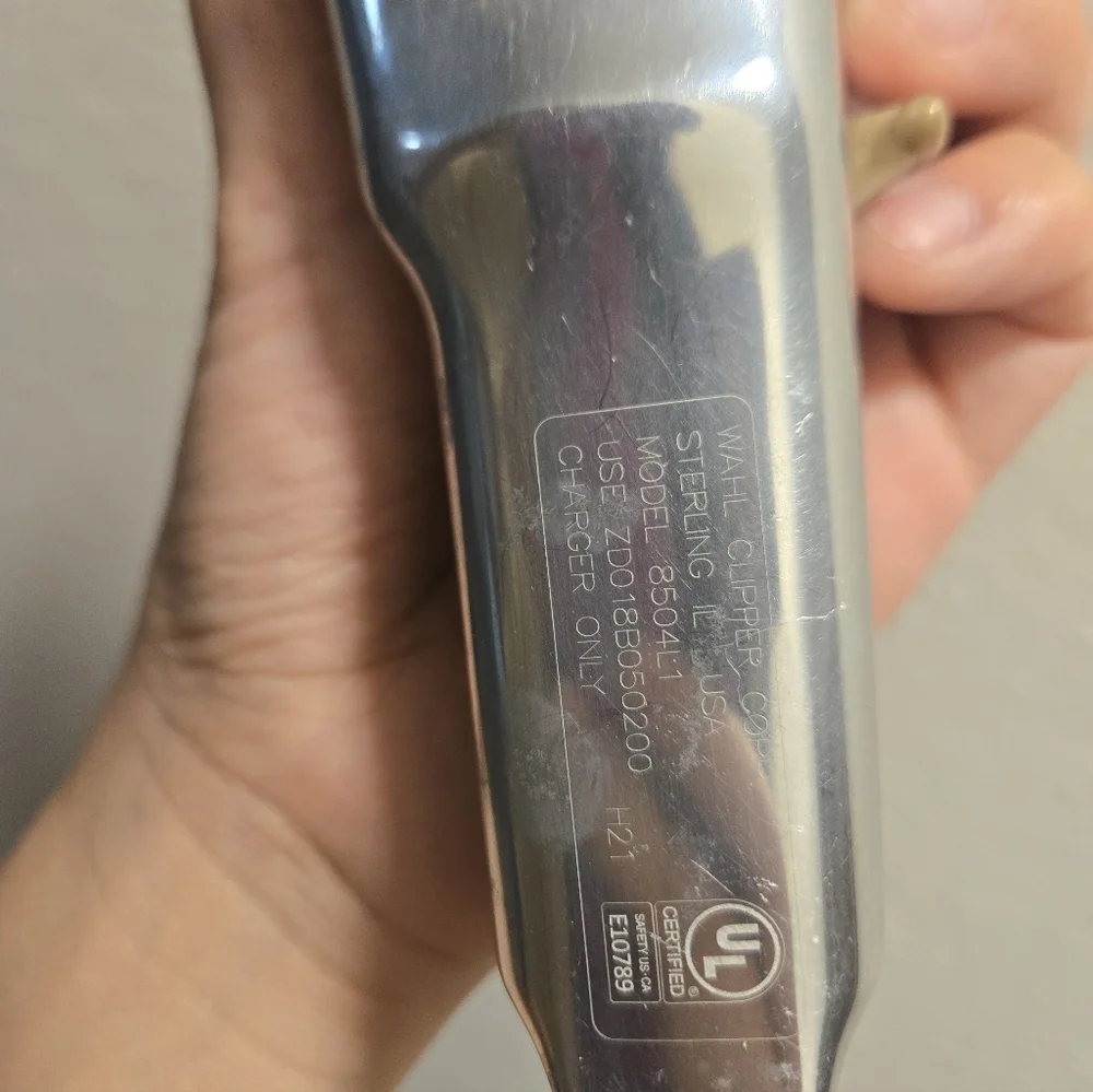 Professional Wahl Senior Black Clipper with Guards